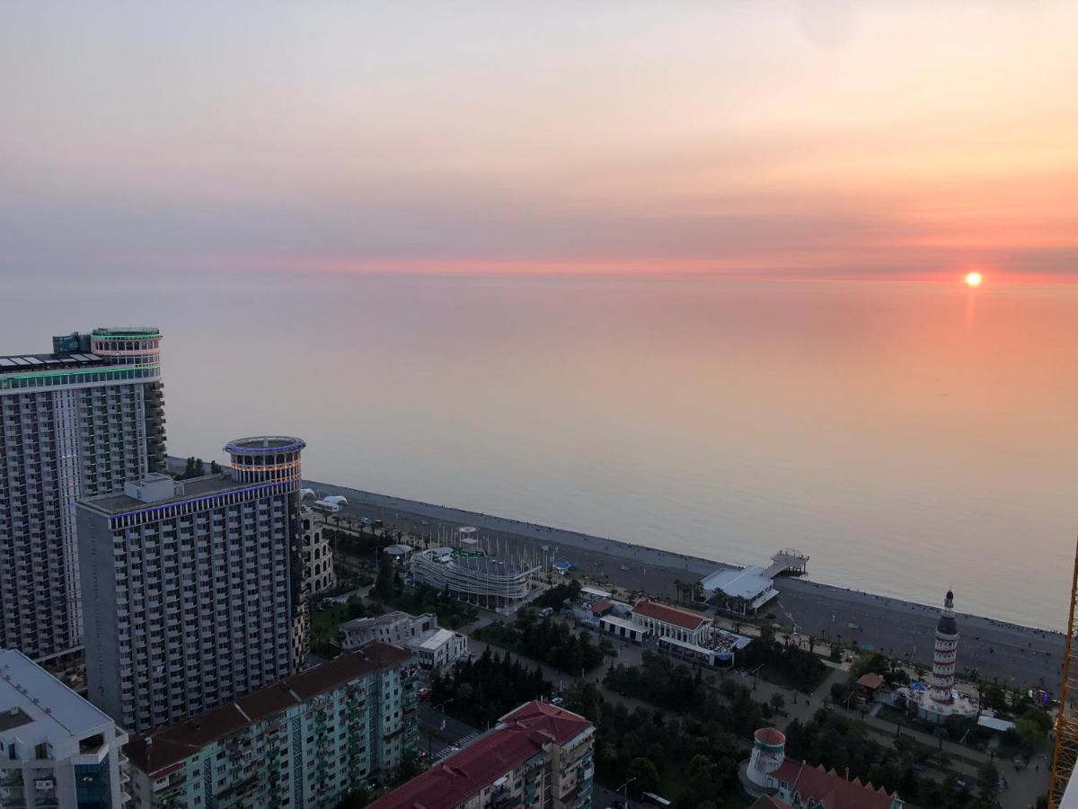 Orbi City Apartments On The Beach Batumi Exteriér fotografie
