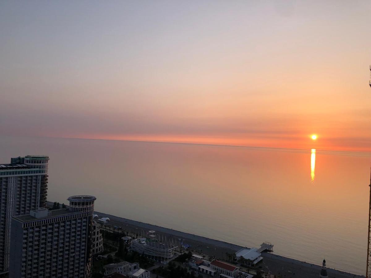 Orbi City Apartments On The Beach Batumi Exteriér fotografie