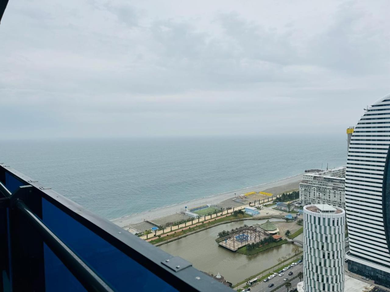 Orbi City Apartments On The Beach Batumi Exteriér fotografie